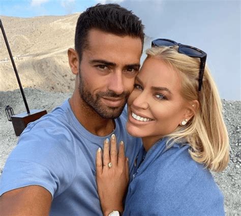 caroline stanbury husband net worth.